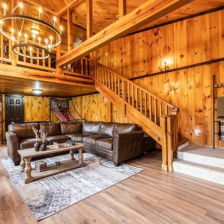 Fun Cabin With Hot Tub, Pool Table & Fire Pit - Big Blue Bryson City Exterior foto