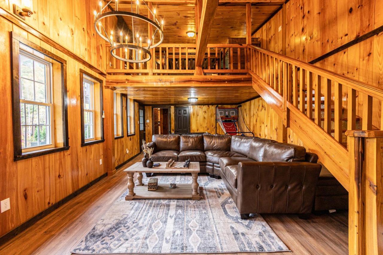 Fun Cabin With Hot Tub, Pool Table & Fire Pit - Big Blue Bryson City Exterior foto
