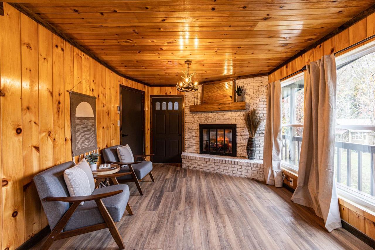 Fun Cabin With Hot Tub, Pool Table & Fire Pit - Big Blue Bryson City Exterior foto