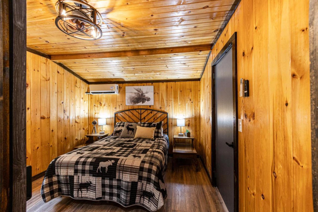 Fun Cabin With Hot Tub, Pool Table & Fire Pit - Big Blue Bryson City Exterior foto